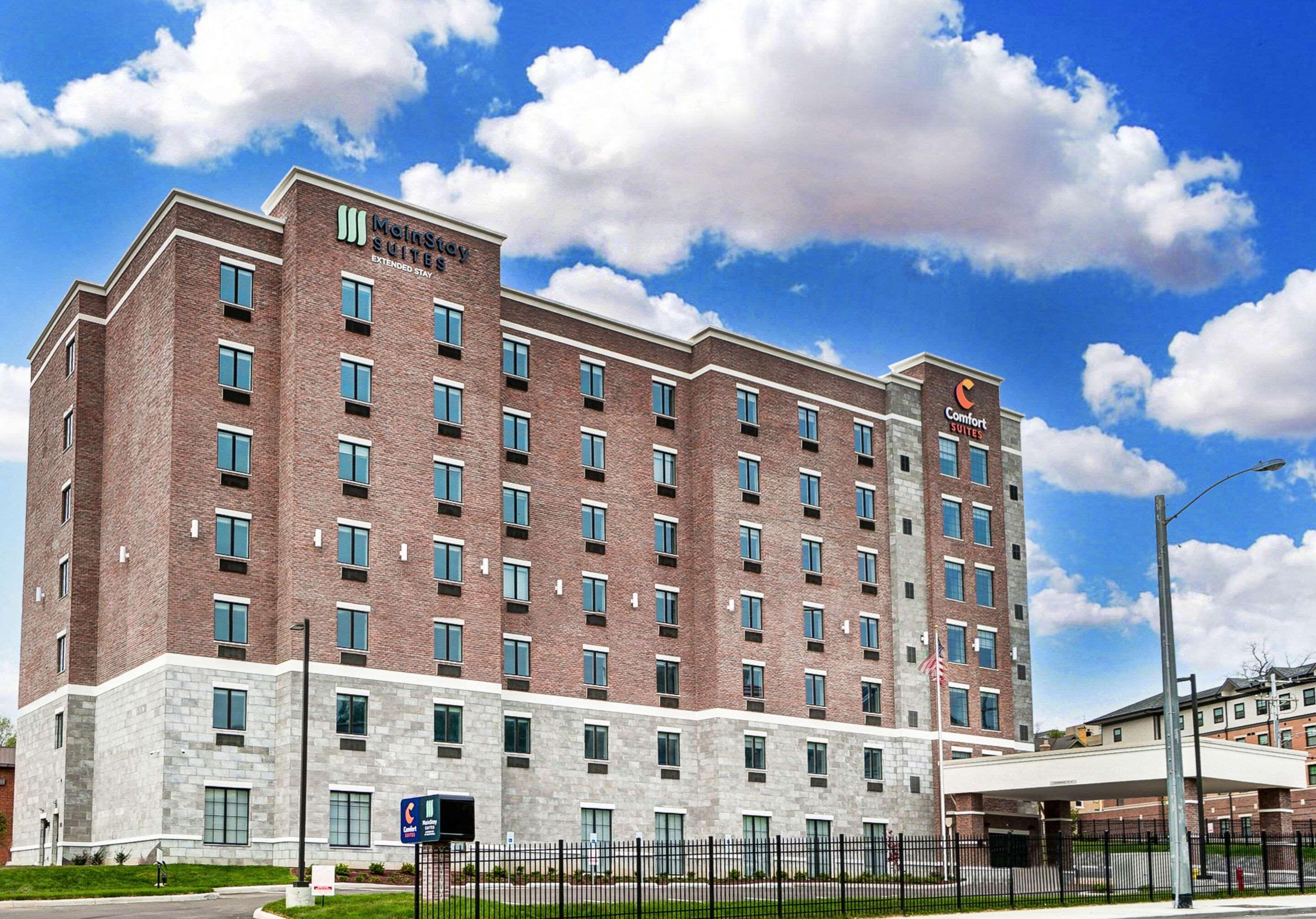 Comfort Suites Cincinnati University - Downtown Exterior foto